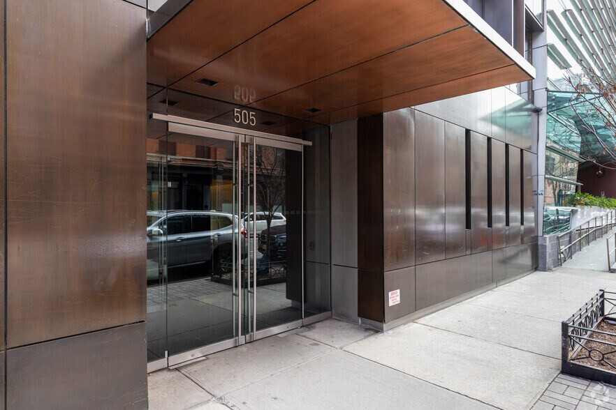 More Photos Of 505 Greenwich St, New York Apartments For Lease