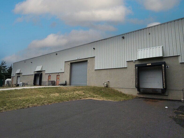 More Photos Of 20-50 Harkins Dr, Burlington Warehouse For Lease
