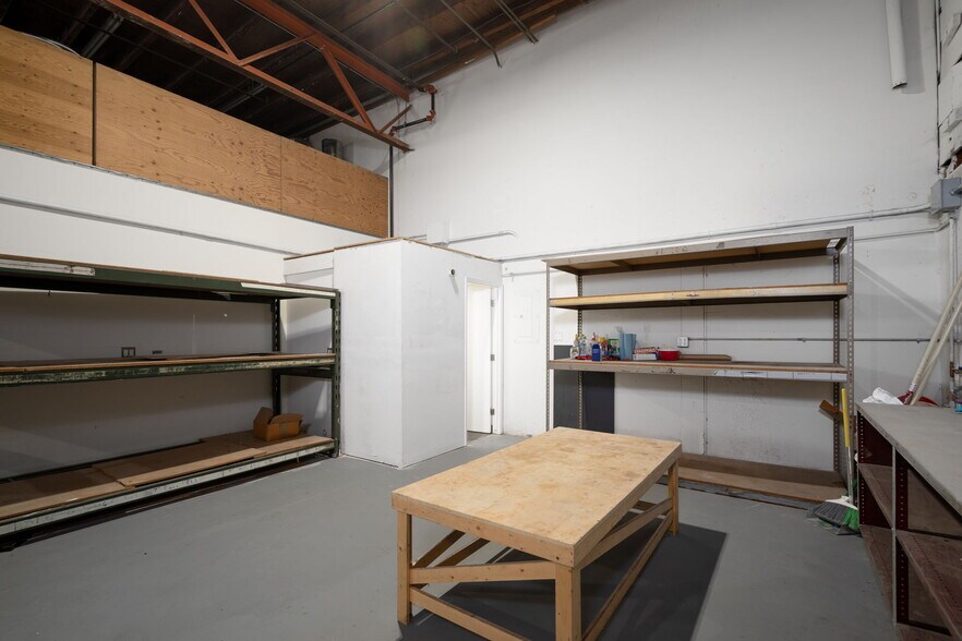 More Photos Of 320 Kentucky St, Bakersfield Manufacturing For Sale