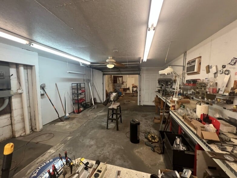 More Photos Of 2144 Delano St, Pensacola Warehouse For Sale