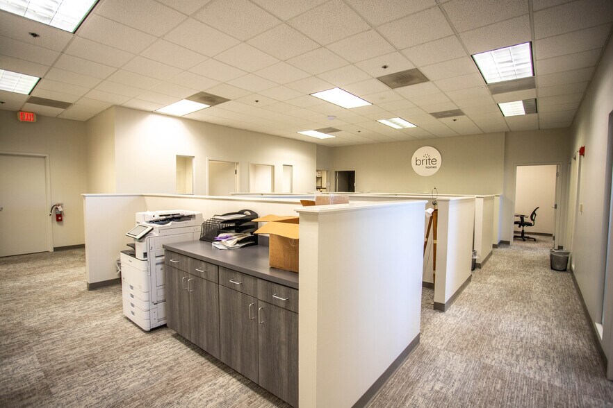 More Photos Of 6751 Forum Dr, Orlando Office For Lease