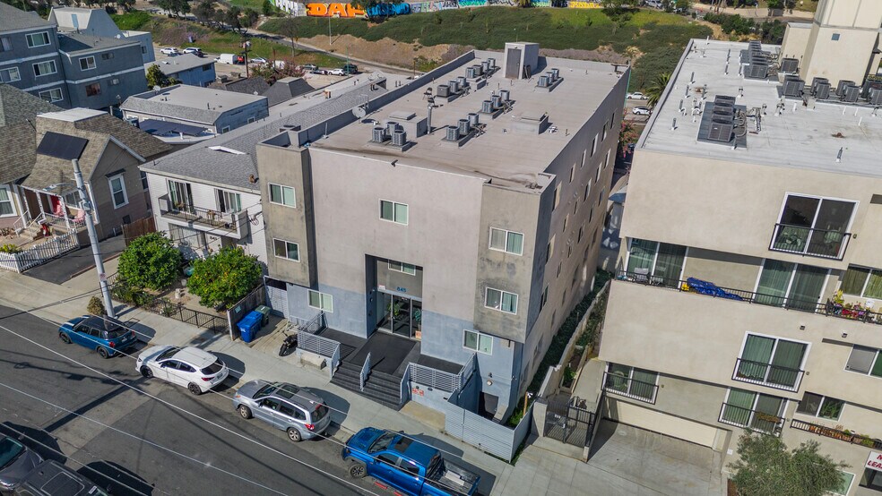 More Photos Of 845 Bunker Hill Ave, Los Angeles Apartments For Sale
