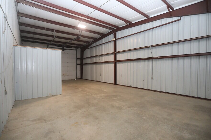More Photos Of 8450 E Trade Center Dr, Columbia Showroom For Lease