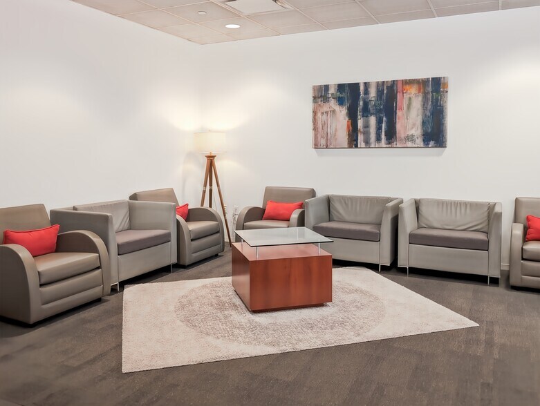 More Photos Of 12600 Hill Country Blvd, Bee Cave Coworking Space