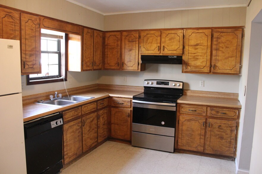 More Photos Of 460 Richardson Rd SE, Calhoun Apartments For Sale