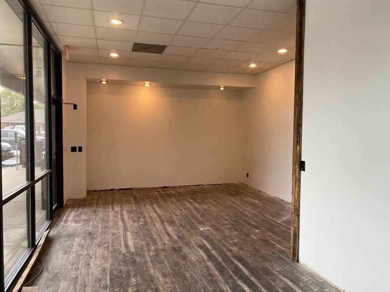 More Photos Of 1730 E Republic Rd, Springfield Unknown For Lease