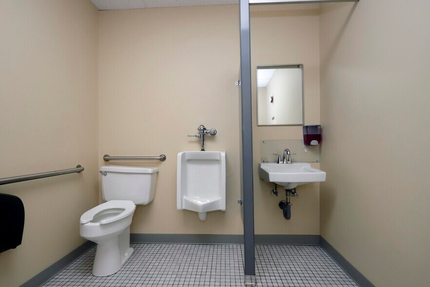 More Photos Of 1 Welby Rd, New Bedford Office For Sale