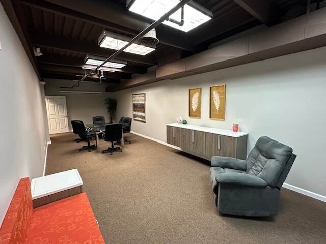 More Photos Of 4001 N Perryville Rd, Loves Park Office For Sale