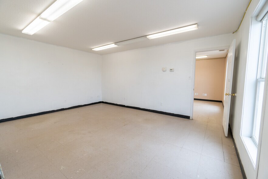 More Photos Of 1511 4th St, Nisku Manufacturing For Lease