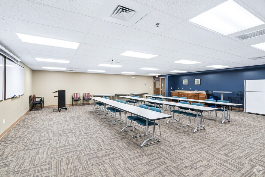 More Photos Of 2709 McGraw Dr, Bloomington Office Residential For Sale