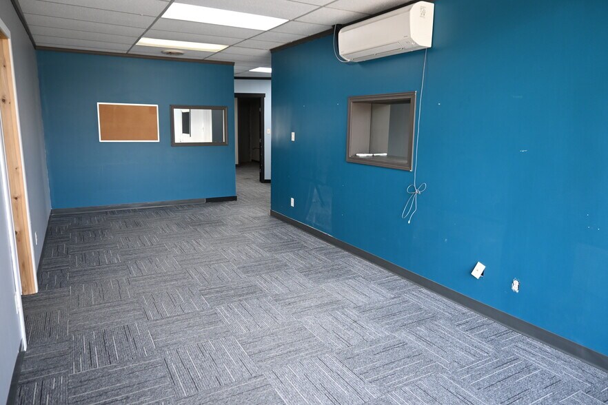 More Photos Of 4820 47 Ave, Red Deer Apartments For Lease