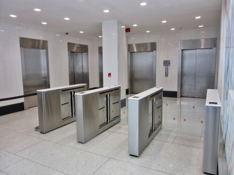 More Photos Of 369 Lexington Ave, New York Coworking Space