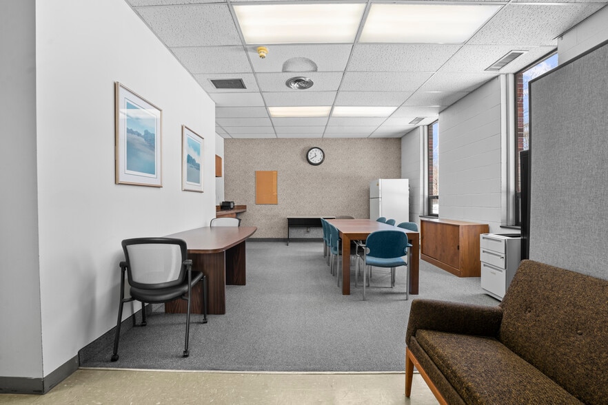 More Photos Of 103 Phoenix Ave, Enfield Medical For Lease