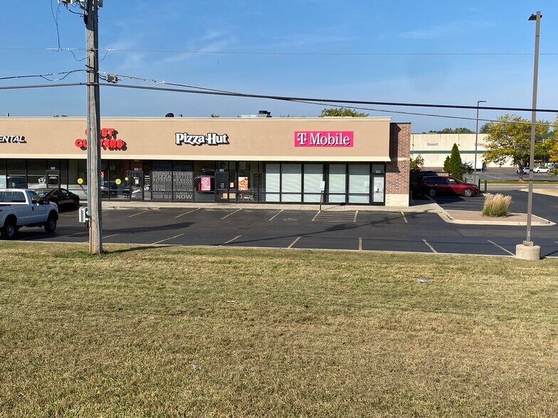 More Photos Of 1388 S US Highway 12, Fox Lake Storefront Retail Office For Sale