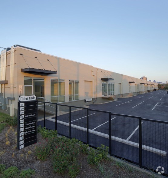 More Photos Of 1319-1359 Motor Cir, Dallas Warehouse For Lease
