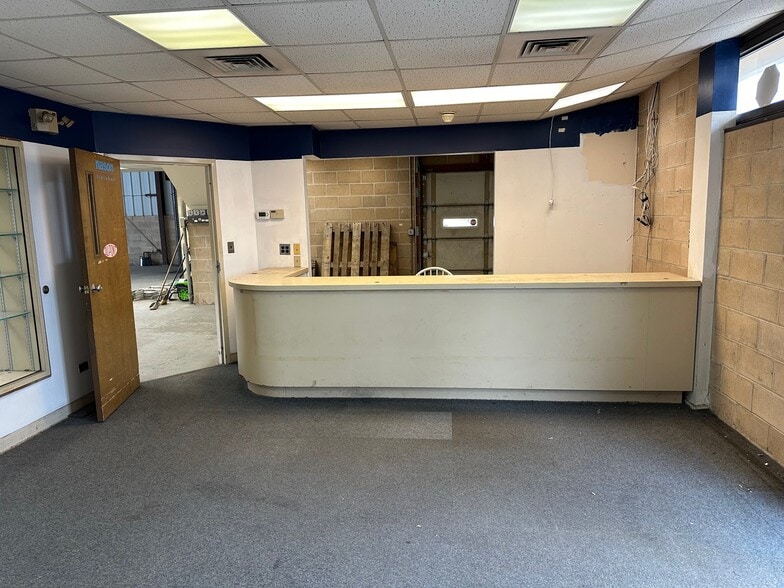 More Photos Of 17 Broad St, Norwalk Warehouse For Sale