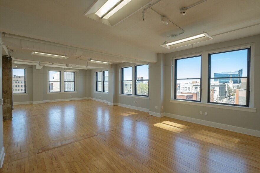More Photos Of 19 W Hargett St, Raleigh Loft Creative Space For Lease