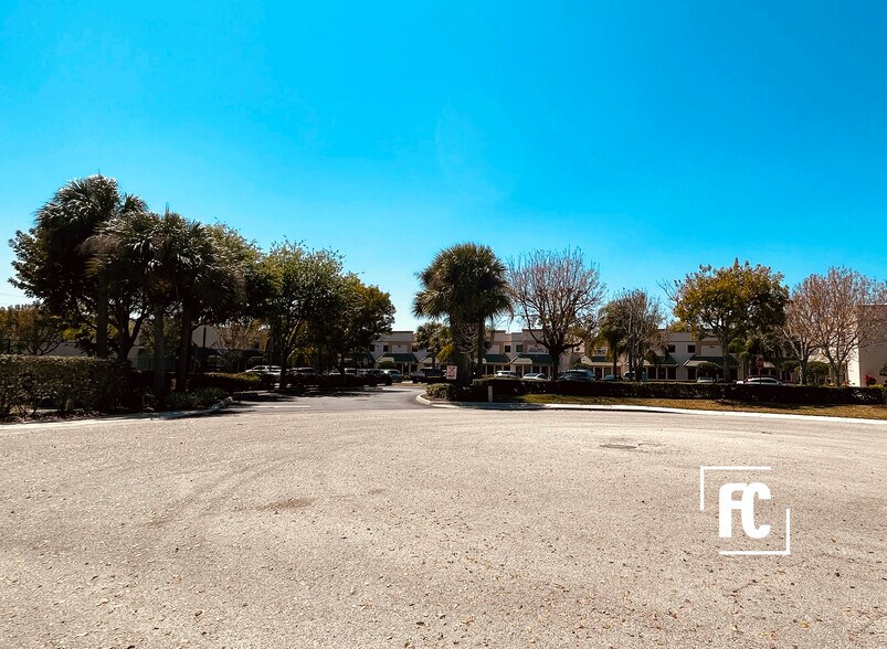 More Photos Of 2662-2698 SE Willoughby Blvd, Stuart Office For Sale