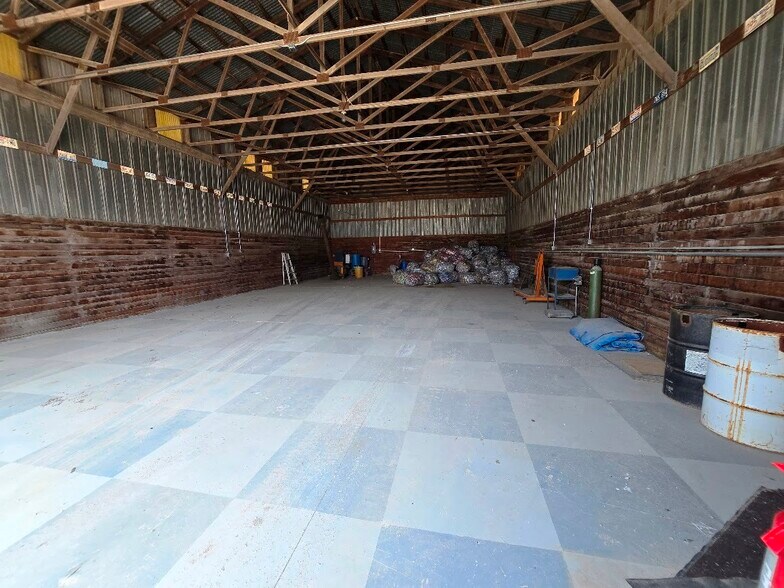 More Photos Of 808 W Walnut St, Fairbury Industrial For Sale