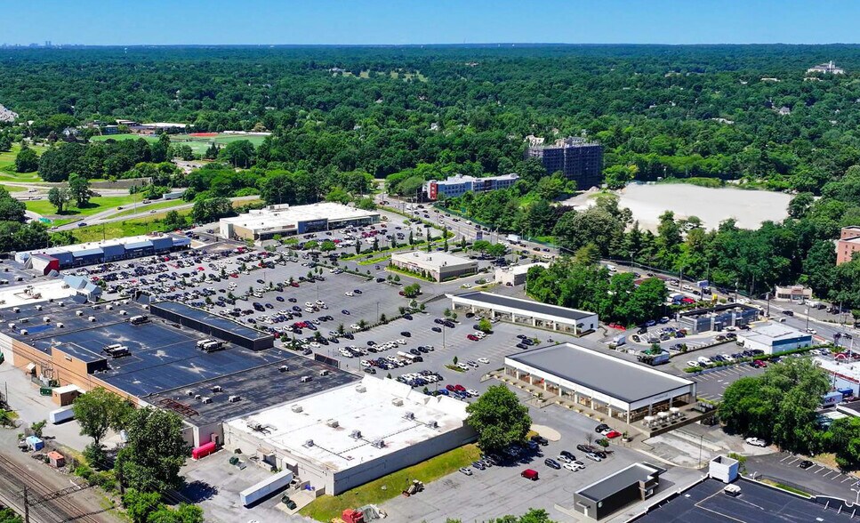 More Photos Of 421-575 Boston Post Rd, Port Chester Unknown For Lease