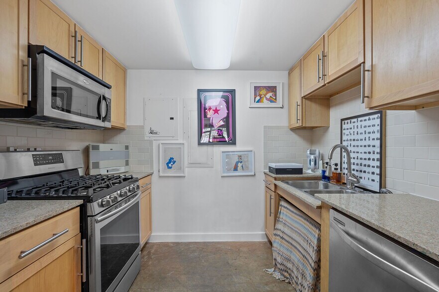 More Photos Of 1601 E Cesar Chavez St, Austin Multifamily For Sale