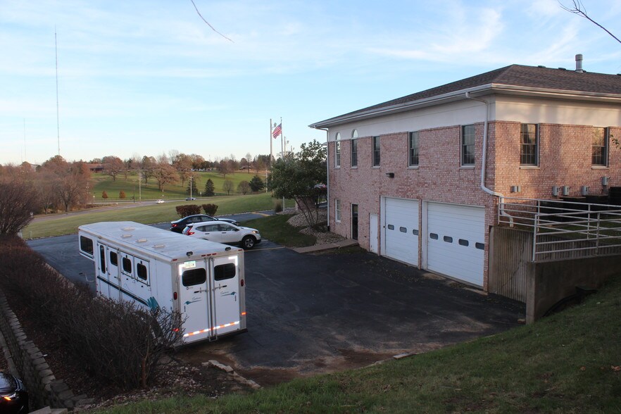 More Photos Of 2705 Happy Joe Dr, Bettendorf Office For Sale