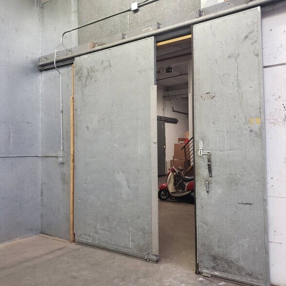 More Photos Of 5020 S Colorado Ave, Seattle Warehouse For Sale