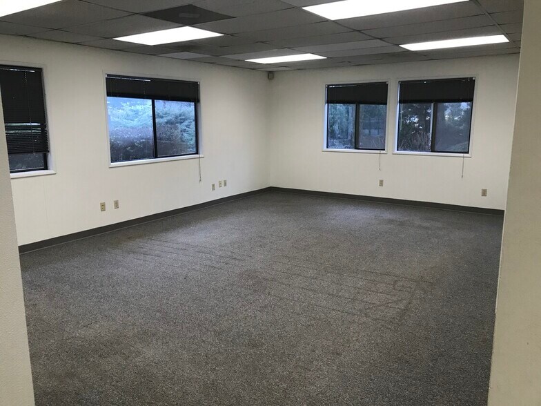 More Photos Of 17175 SW Tualatin Valley Hwy, Beaverton Office For Lease