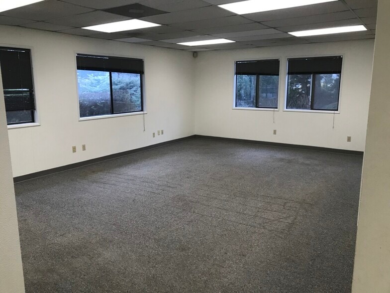 More Photos Of 17175 SW Tualatin Valley Hwy, Beaverton Unknown For Lease