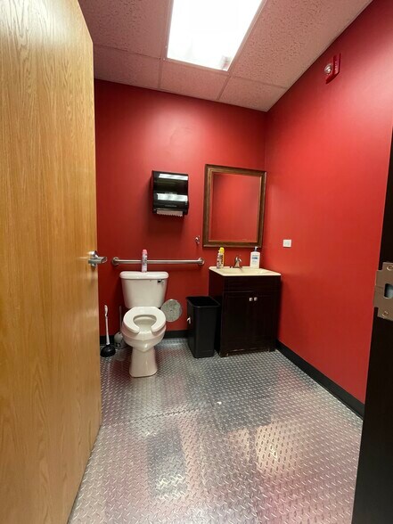 More Photos Of 1585 Beverly Ct, Aurora Warehouse For Sale