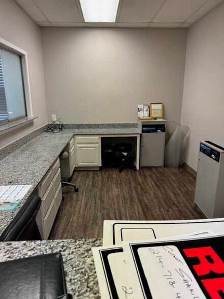 More Photos Of 911 Medical Centre Dr, Arlington Medical For Sale