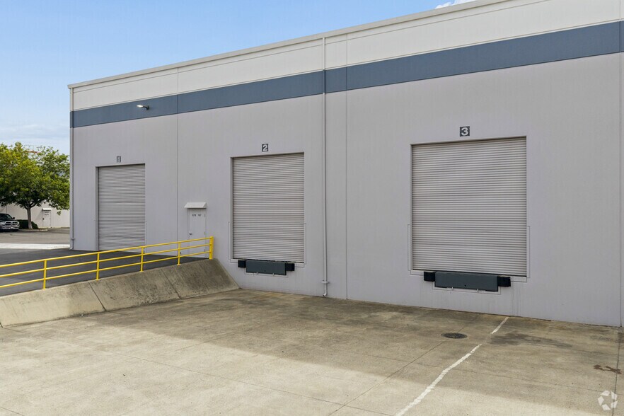 More Photos Of 925 National Dr, Sacramento Unknown For Lease