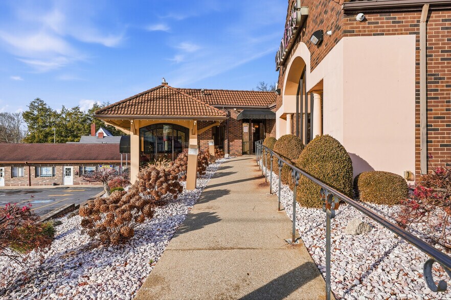 More Photos Of 2305 Wilmington Rd, New Castle Restaurant For Sale