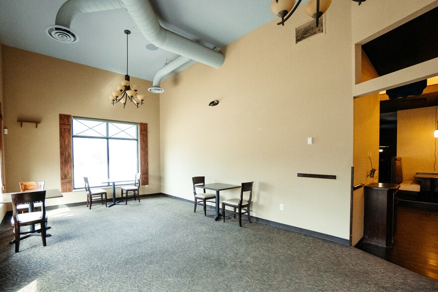 More Photos Of 525 N Peters Ave, Fond Du Lac Storefront Retail Office For Sale