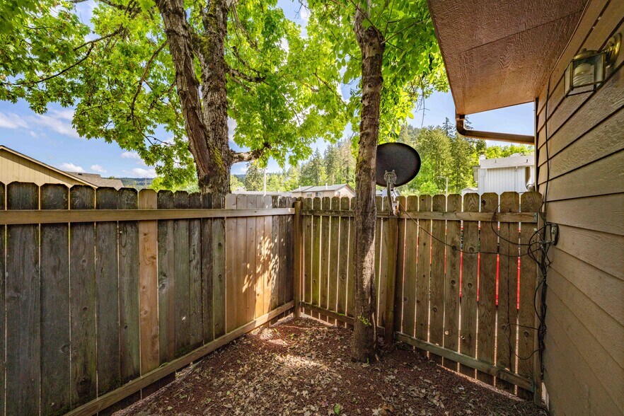 More Photos Of 124 S 63rd St, Springfield Apartments For Sale