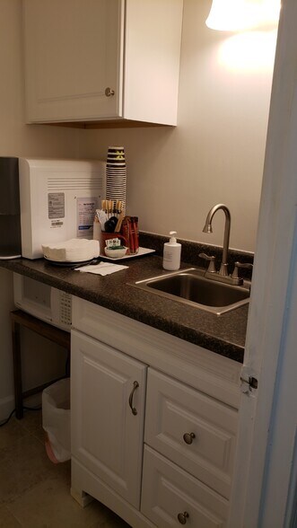 More Photos Of 2106 Gallows Rd, Vienna Medical For Lease