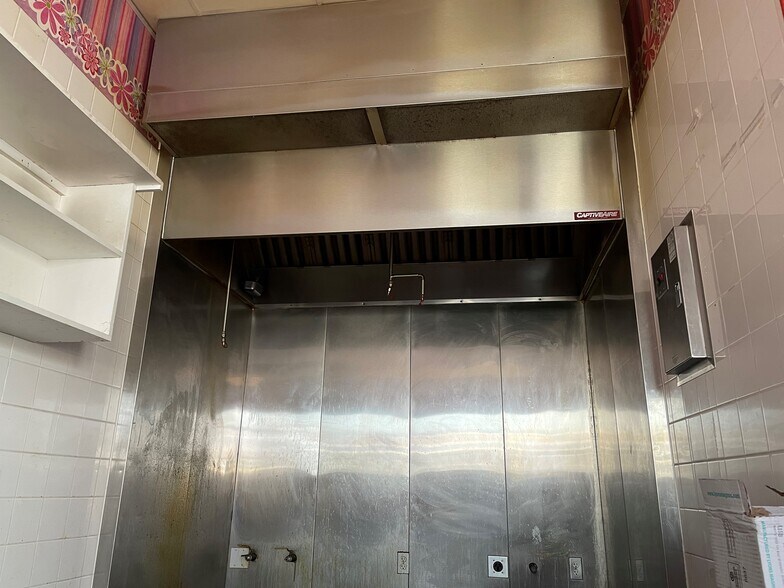 More Photos Of 380-396 Sierra St, Kingsburg Freestanding For Lease