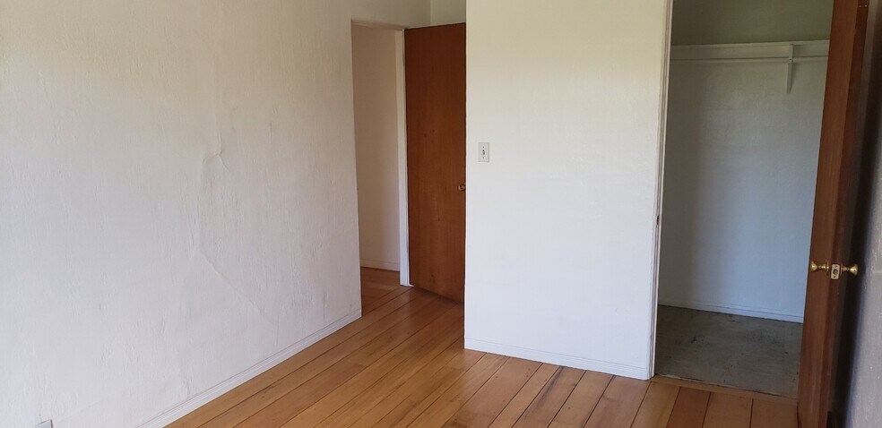 More Photos Of 1458 E 33rd St, Oakland Apartments For Sale
