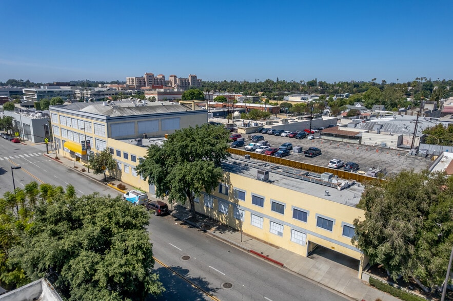 More Photos Of 403 S Raymond Ave, Pasadena Self Storage For Sale