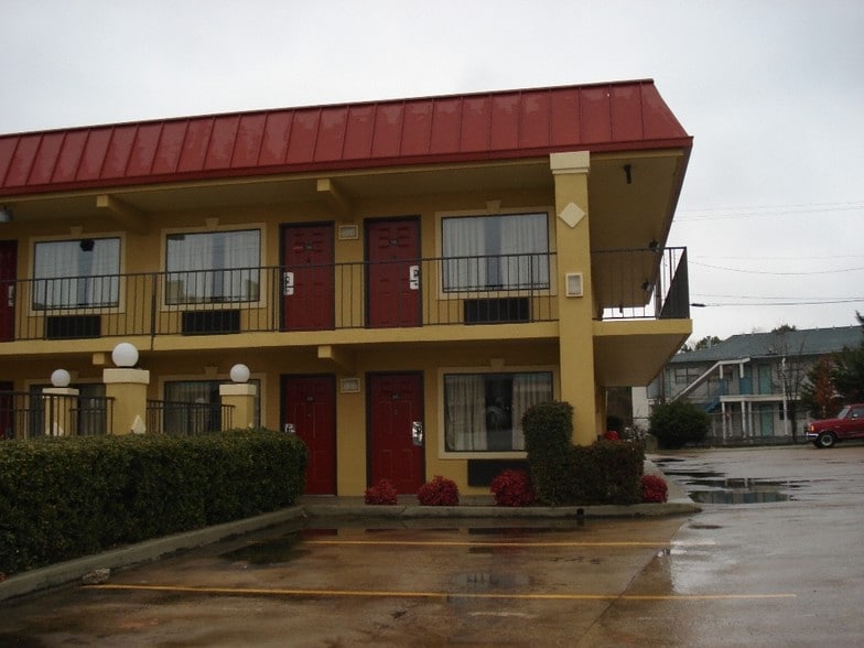 More Photos Of 7421 Bonny Oaks Dr, Chattanooga Hotel For Sale