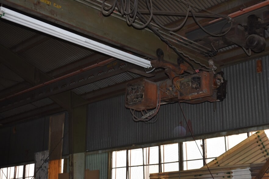More Photos Of 8011 Beach St, Los Angeles Manufacturing For Sale