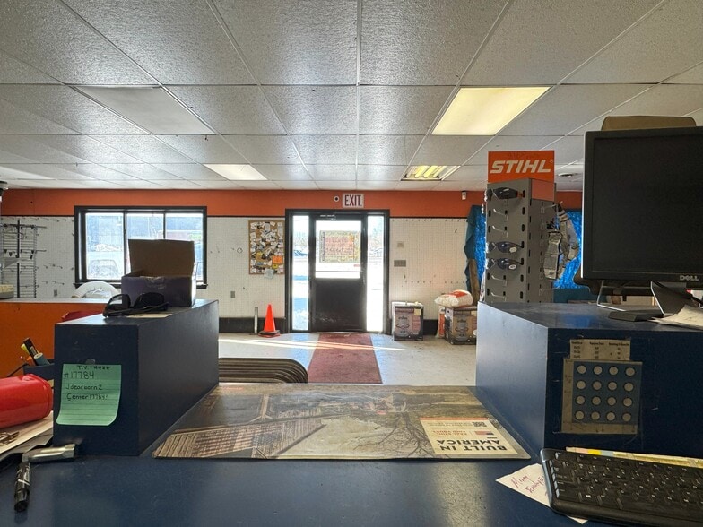 More Photos Of 1306 Main St, Sanford Storefront For Sale