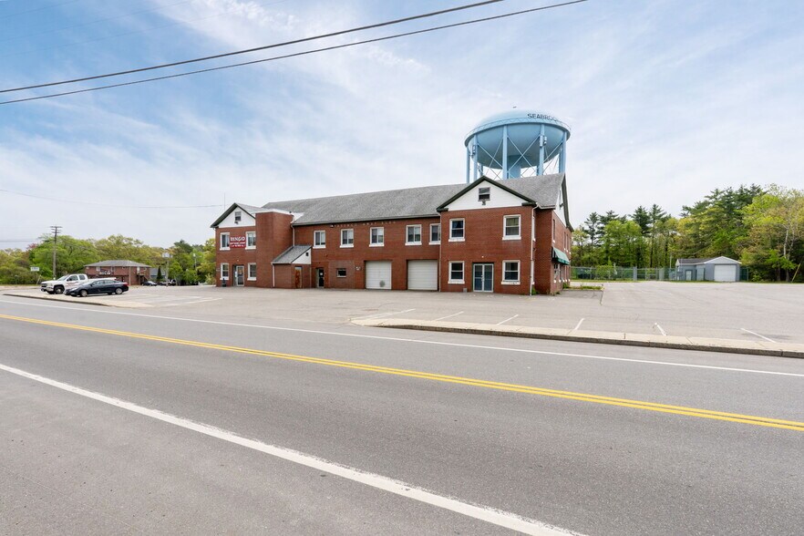 Primary Photo Of 28 Collins St, Seabrook Flex For Sale