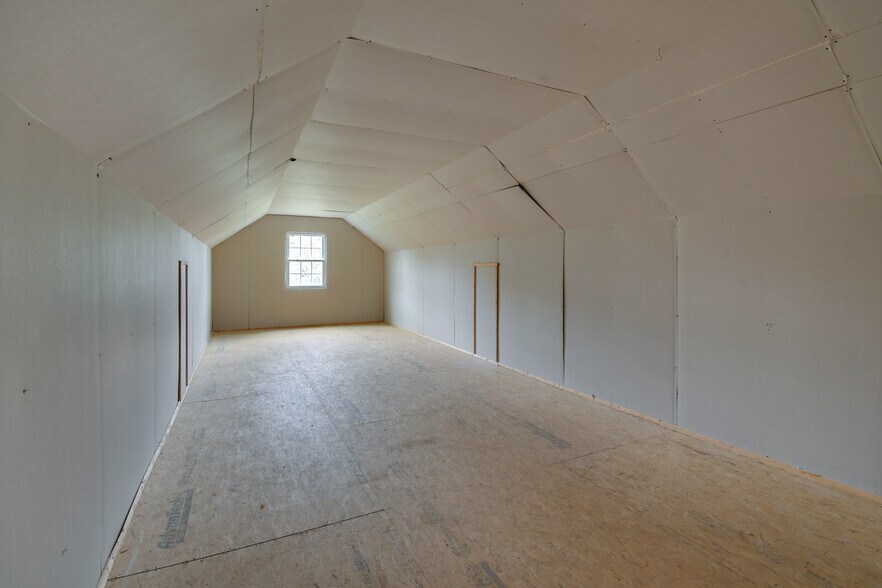 More Photos Of 35 Tinkling Spring Rd, Fishersville Showroom For Sale