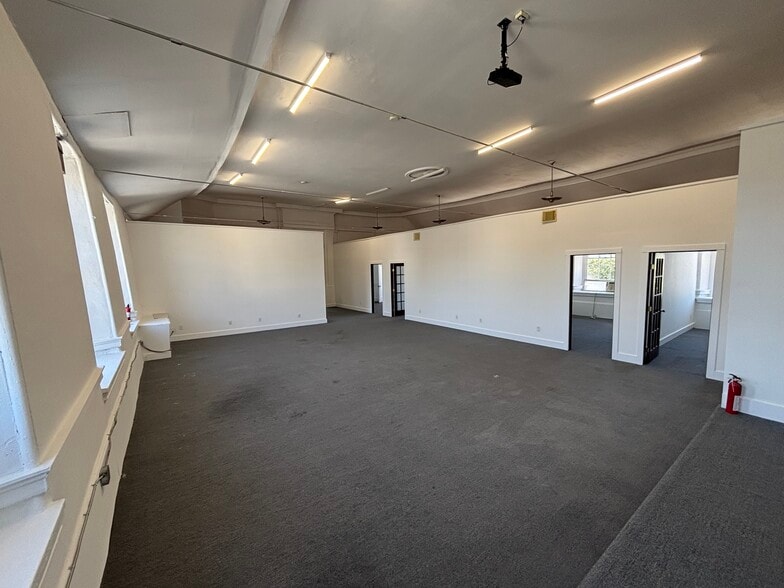 More Photos Of 4200 Ridge Ave, Philadelphia Storefront Retail Office For Sale