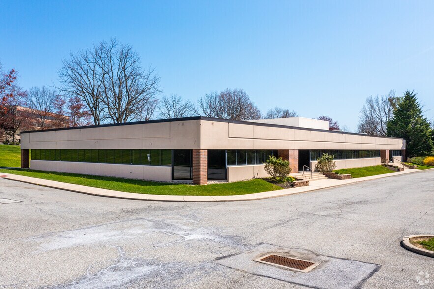 More Photos Of 101 Lindenwood Dr, Malvern Unknown For Sale