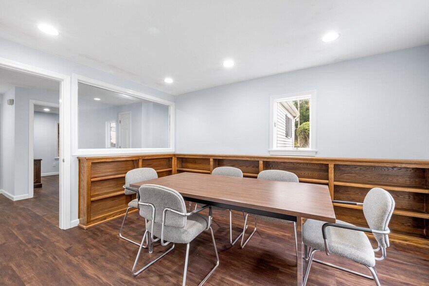 More Photos Of 143 Boston Post Rd, Waterford Office Residential For Sale