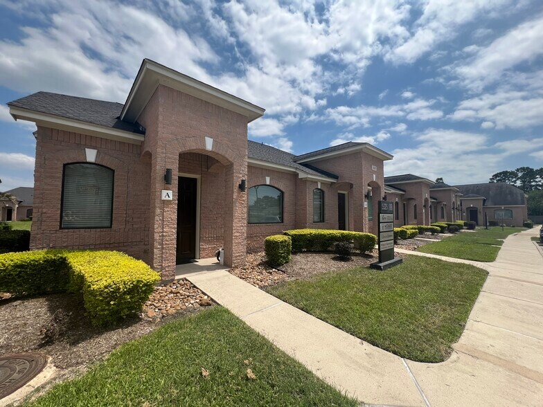 More Photos Of 5501-5529 Louetta Rd, Spring Unknown For Lease