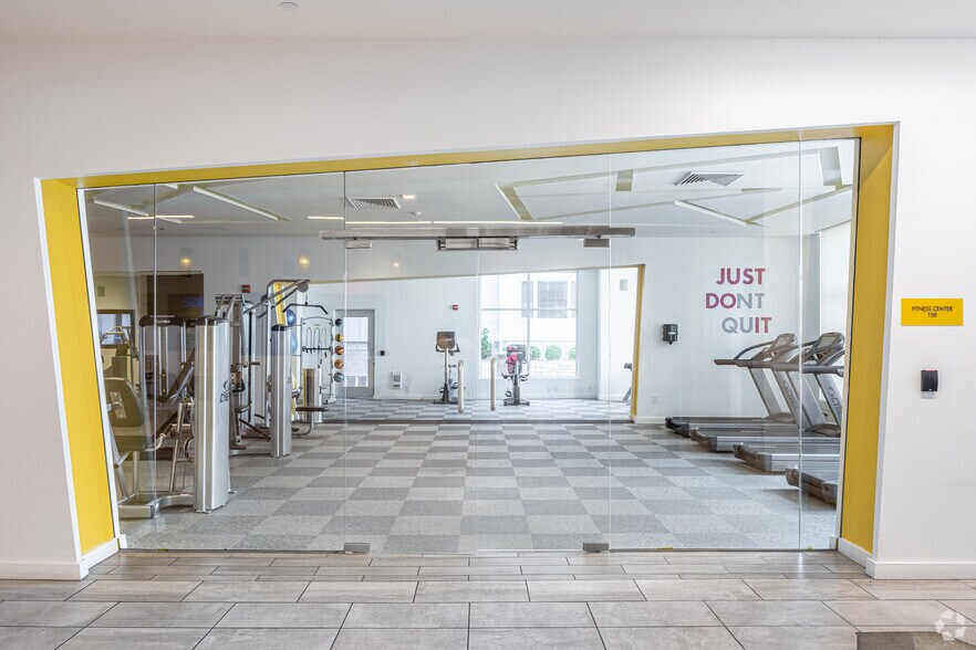 More Photos Of 165 W McMillan St, Cincinnati Apartments For Lease