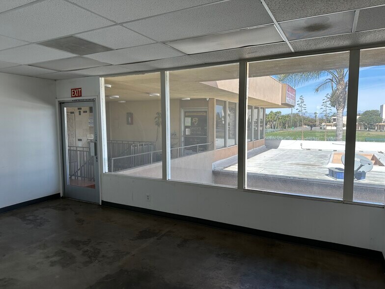 More Photos Of 1104-1106 E 17th St, Santa Ana General Retail For Lease